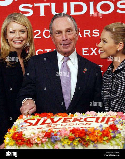 Kelly ripa hope faith 2003 hi-res stock photography and images - Alamy
