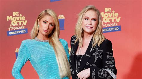 "Alles versucht": Mama Kathy über Paris Hiltons Kinderwunsch