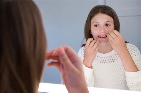 How To Floss With Braces: 4 Different Ways - TASEAL