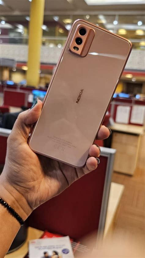 Nokia C32: All you need to know before buying