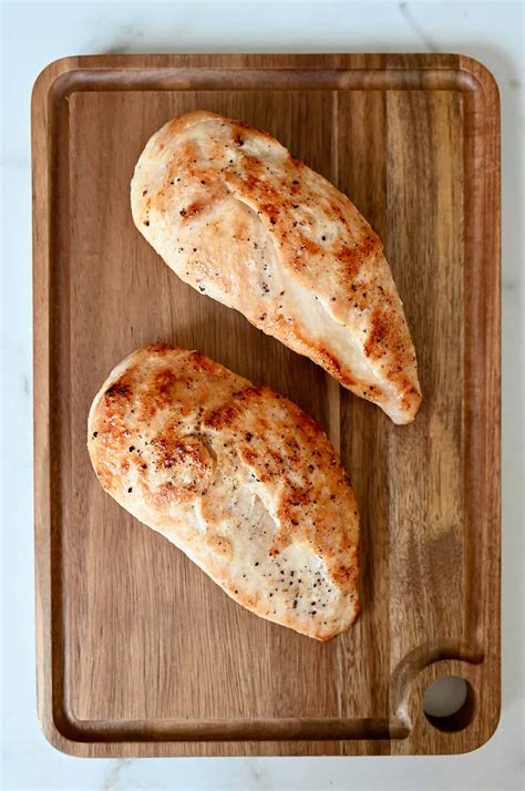 How to Cook Chicken Breast in a Pan (Perfectly Juicy Every Time!)