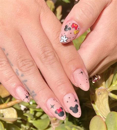 28 Stunning Disney Character Themed Nail Designs