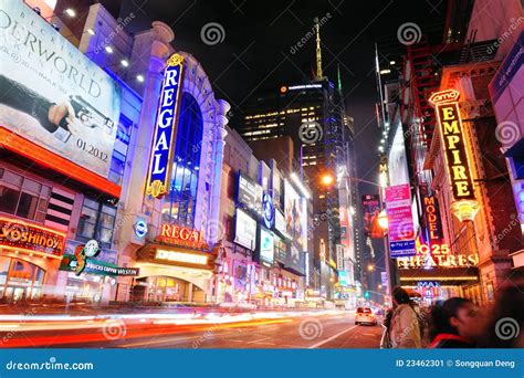 New York City Manhattan 42nd Street Editorial Photo - Image of lights ...