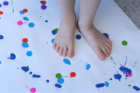 Big Art: Painting with your Feet! | Art for kids, Kids art party ...