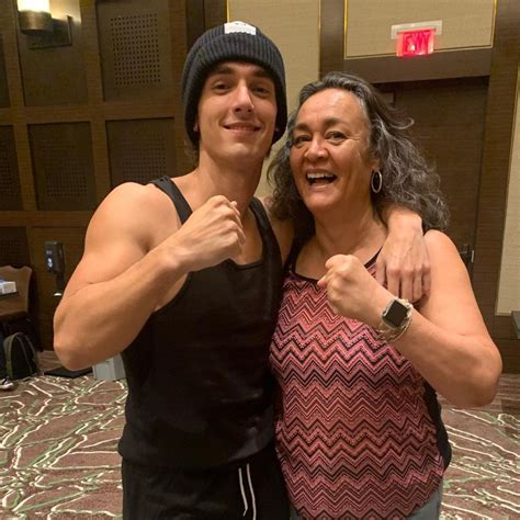 Bryce Hall Bio: Age, Girlfriend, Father, Mother, Net Worth