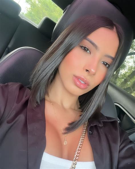 Daniela Antury (Даниэла Антури): биография модели, актрисы и блогера