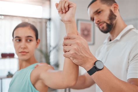 How to Recover from a Wrist Sprain: Treatment and Healing Tips - El Paso, TX Health Coach Clinic