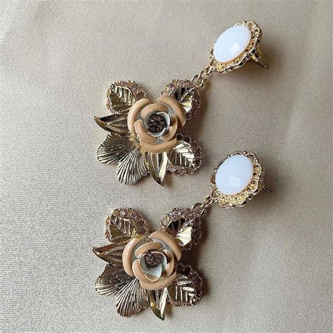 Sofia Nude Rose Earrings - Designer Crown Hire