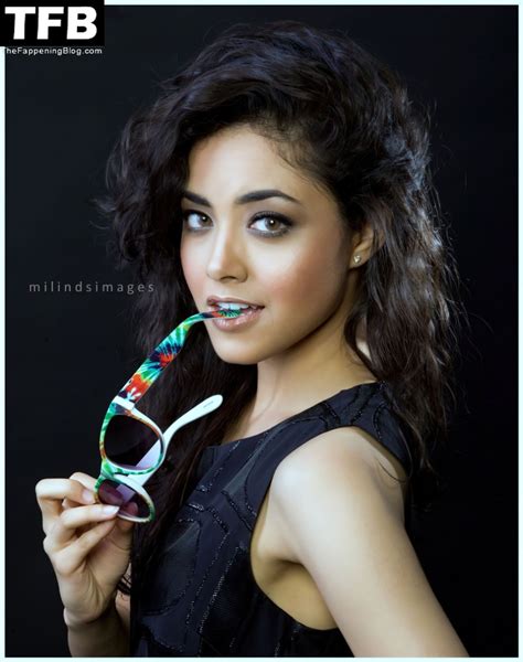 Yasmine Al-Bustami Sexy Collection (6 Photos) | #TheFappening