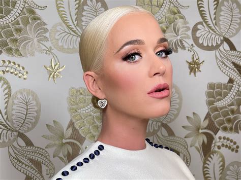 Inspirational Moments by "Katy Perry No Makeup" - Really Wedding