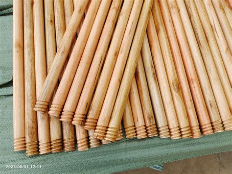 Wholesale Log PVC Coated Wooden Broom Rod/Wooden Broom Handle Mop ...