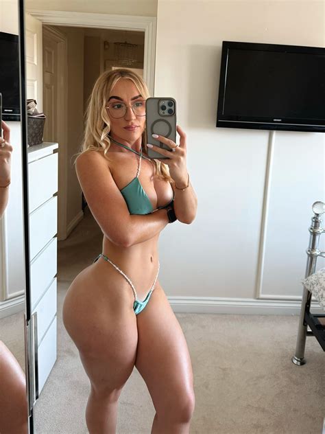 Brogan Small | A glimpse of summer is back 🌸 | Instagram