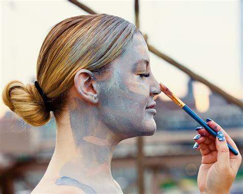 Trina Merry x Taylor LaVie: BODYPAINTING on the BROOKLYN BRIDGE! — Trina Merry