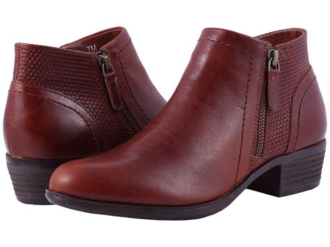 Best Arch Support Shoes for Women 40+: Fall Boots