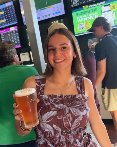 Marlee Chopping | beer in hand = 😁 | Instagram