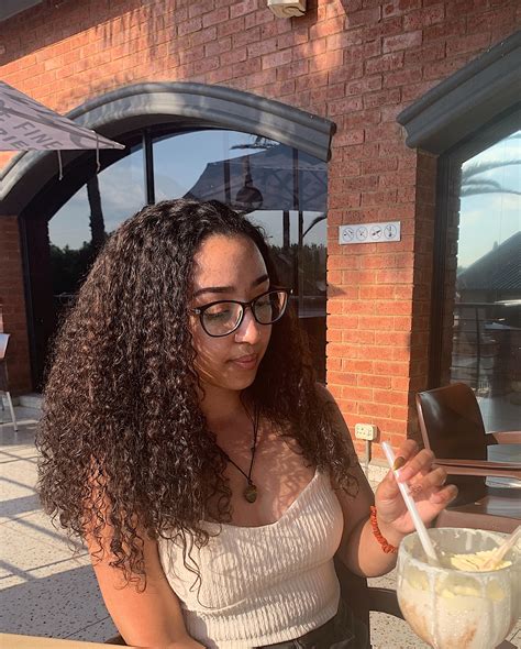 𝐕𝐞𝐥𝐯𝐞𝐭 𝐕𝐨𝐧 𝐁𝐥𝐚𝐜𝐤 | 🌹 | Instagram