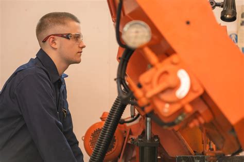 Efficient Deck Hand (EDH) (NXQULEFDEC) – COGC Faculty Of Nautical And Stem