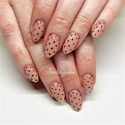 30 Best Polka Dots Nail Design Ideas You Should Check