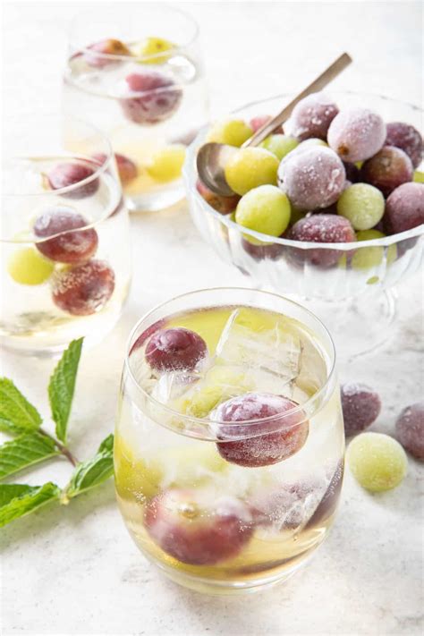 How to Freeze Grapes - The Harvest Kitchen