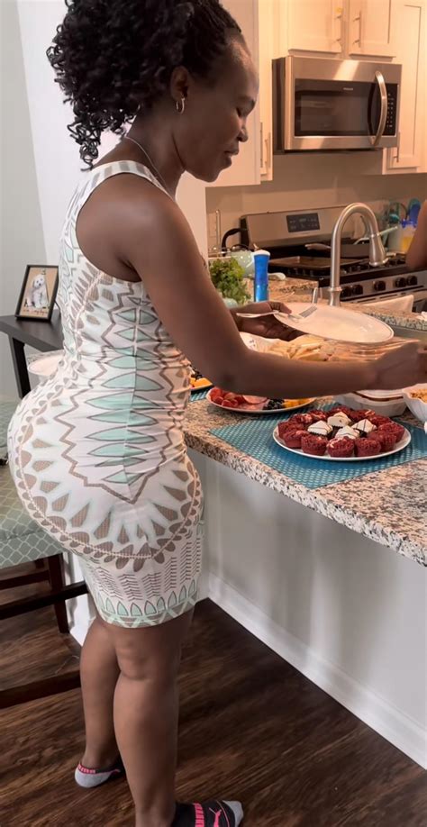 Thick African auntie : r/DressBody