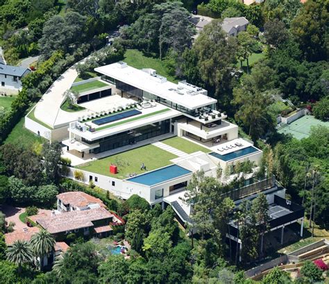 Beyoncé and Jay-Z's Massive Mansion Is Reportedly $90 Million ...