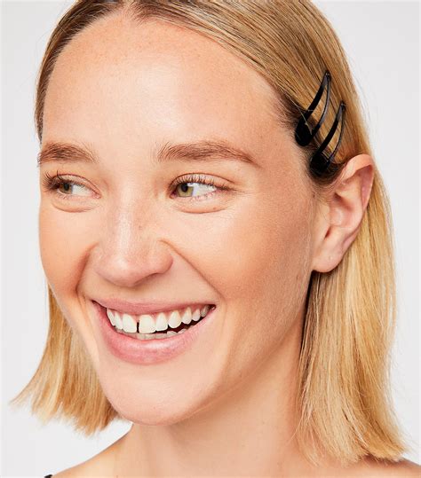 Cute Barrette Hair Clips Everyone Is Pushing | Who What Wear