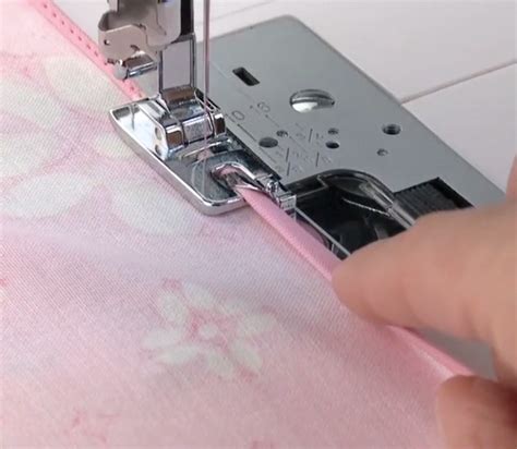 How To Use Roll Hem Presser Foot at Randy Eubanks blog