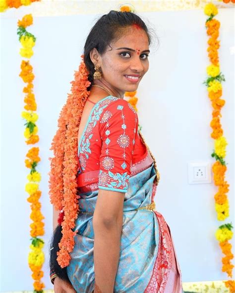 Beauty Women, South Indian Film, 18k Gold Jewelry, India Beauty, Girl ...