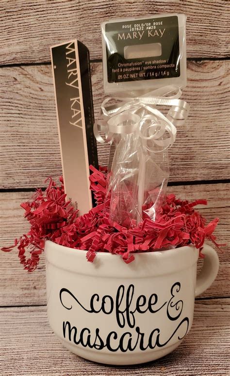 Gorgeous Eyes with Mary Kay Mascara and Eye Shadow