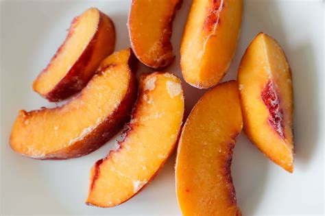How To Freeze Peaches