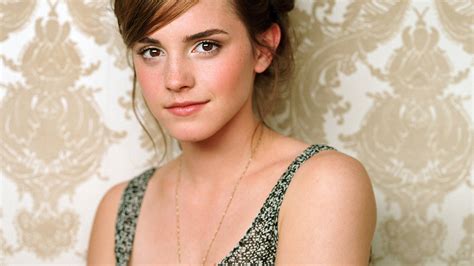 1920x1080 Resolution Emma Watson Hot Cleavage 1080P Laptop Full HD ...