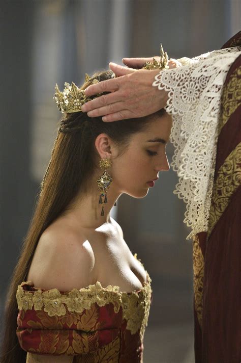 Reign - Season 2 Episode 3 Still | Rainha estética, Princesa estética ...