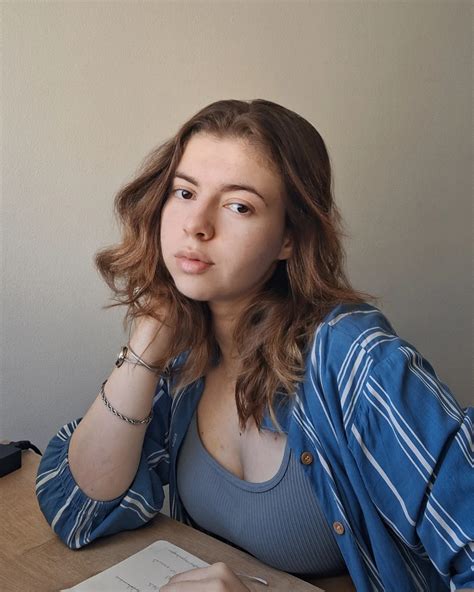 Ana Clara Moro | 🌎 | Instagram