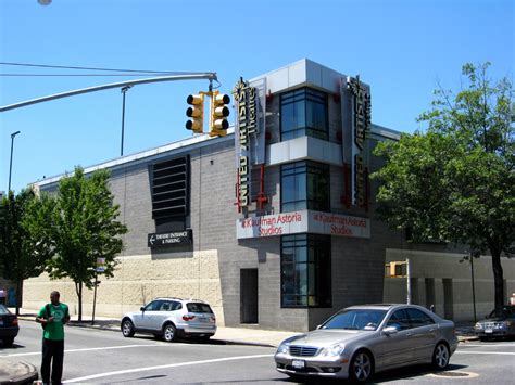 Elokuvateattereita: UA Kaufman Astoria Cinemas 14