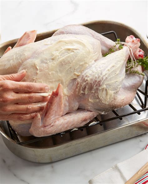 How to Season a Turkey Perfectly - Food Buzz Daily