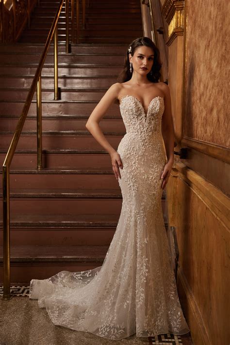 Strapless Sweetheart Fit And Flare Wedding Dresses