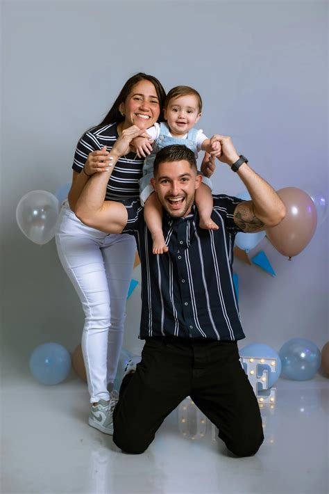 Hot Latin Mom Photos, Download The BEST Free Hot Latin Mom Stock Photos ...