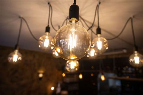 What to know about the ban on incandescent lightbulbs - ABC News