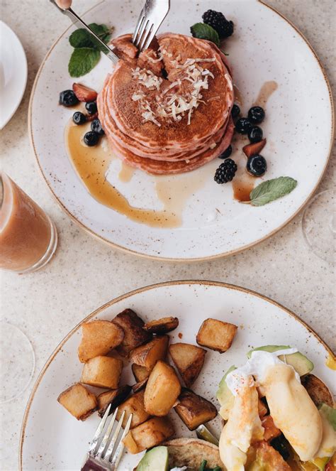 Surf Lanai - Honolulu, Hawaii | Collections of Waikīkī