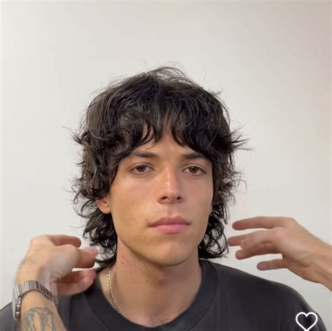 Pinterest in 2025 | Wavy hair men, Hair types men, Shaggy short hair