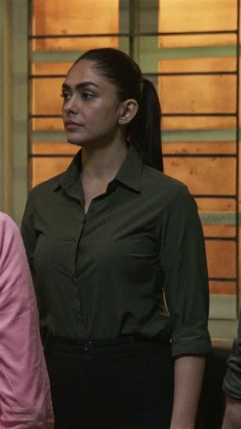 Mrunal Thakur : r/MrunalThakurActress