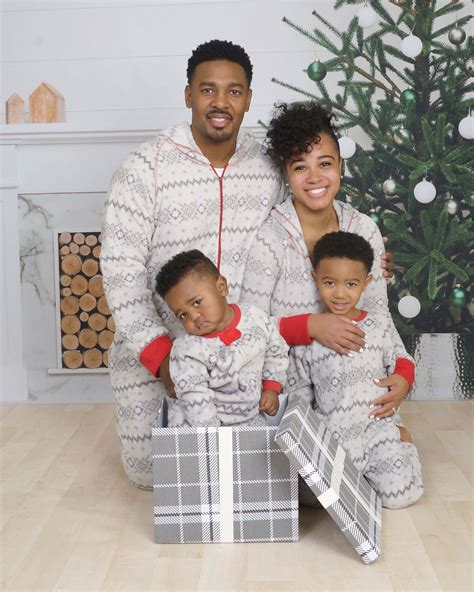 Download Black Family Christmas Pictures 2400 x 3000 | Wallpapers.com