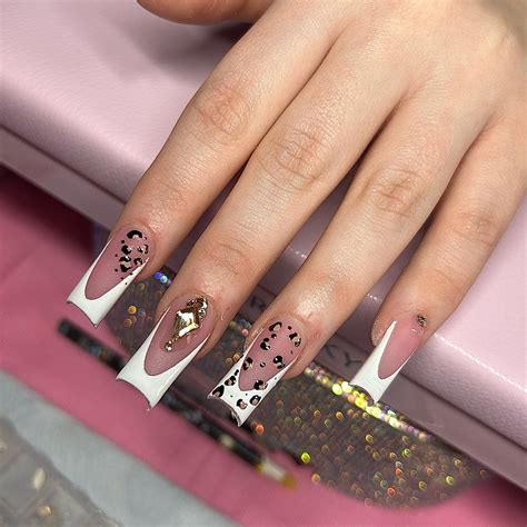 🎀 𝑱𝑬𝑵𝑵𝑰 | 𝑨𝑩𝑰𝑳𝑬𝑵𝑬, 𝑻𝑿 𝑵𝑨𝑰𝑳 𝑻𝑬𝑪𝑯 🎀 (@naild.byjenni) • Instagram photos ...