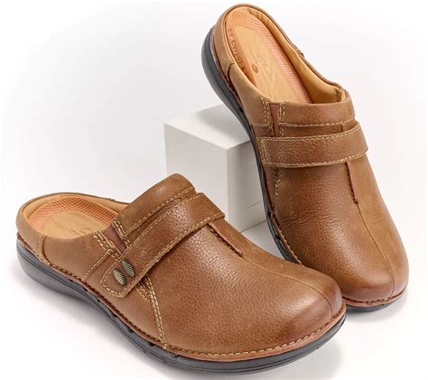 Clarks Artisan Leather Slip on Clogs- Unloop Ease - QVC.com