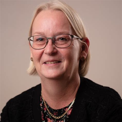 11e70ce1-b5cb-4d58-b5bd-7c2574dfe3acLene(20)Nielsen(20)portr(c3a6)t(20 ...