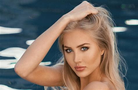 Sarah Sinclair biography, 33 Photos, Age, Height, Real Name, Instagram ...