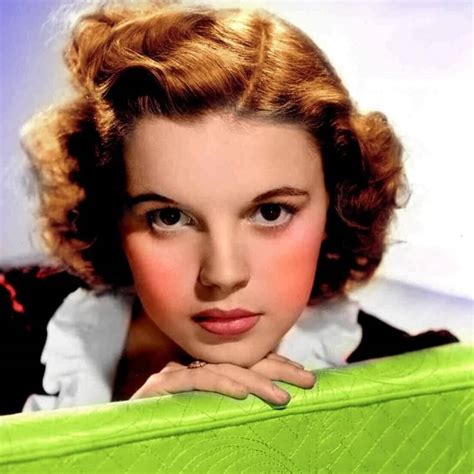 Download Stunning Hollywood Actress Judy Garland Wallpaper | Wallpapers.com