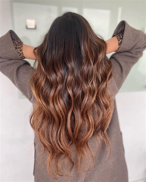 10 Warm Honey Caramel Balayage Ideas For Beautifully Blended Hair