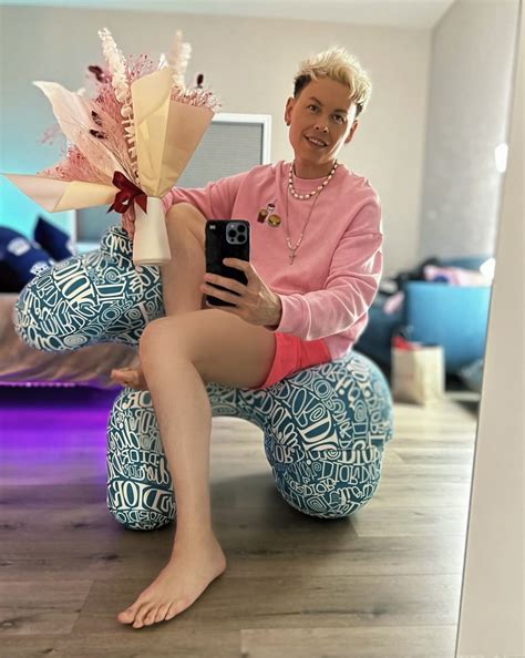 Drew Ryan Scott's feet