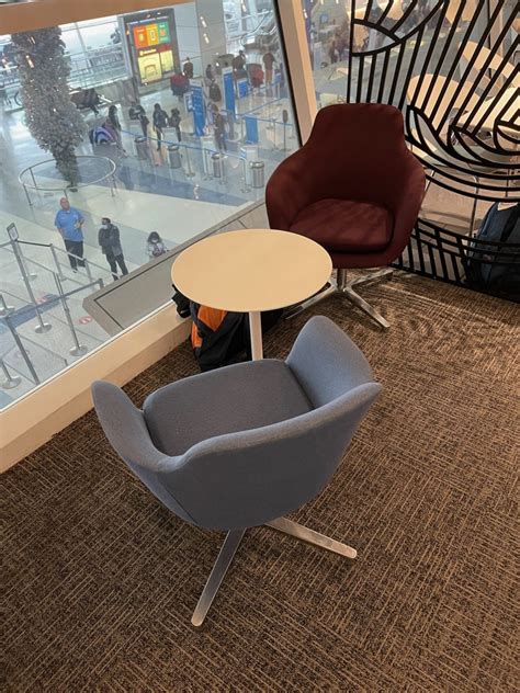 Review: American Express Centurion Lounge Dallas (DFW) - Live and Let's Fly